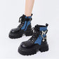 Bottes à Bout Rond avec Accent de Chaîne Papillon