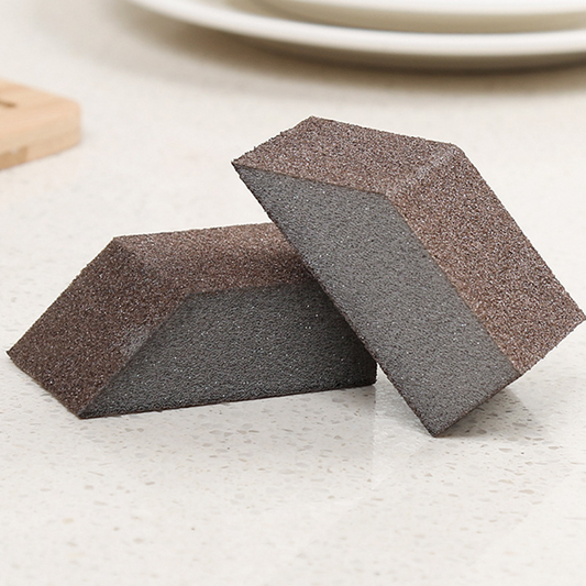 Éponge abrasive pour les taches tenaces
