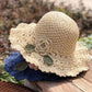 🔥Élégant Chapeau de Paille au Crochet avec Détail à Volants✈️