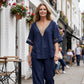 Ensemble élégant pour femme : top col en V et pantalon large