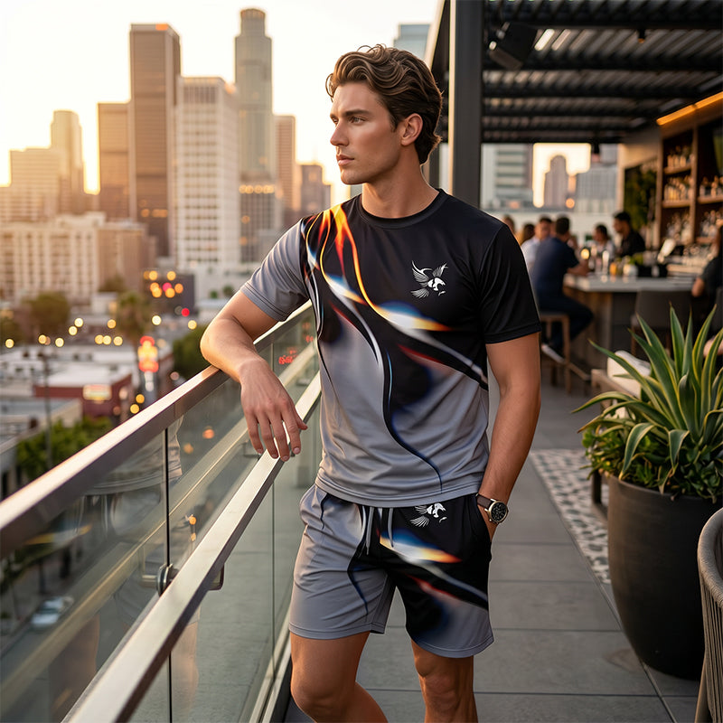 סט חולצת טי ומכנסיים קצרים לגברים בהדפס מופשט
