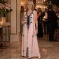 Robe fluide à encolure en V flatteuse