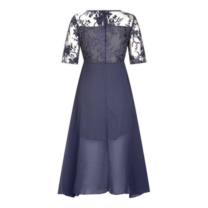 שמלת קוקטייל אלגנטית עם רקמה, בעלת גזרה זורמת